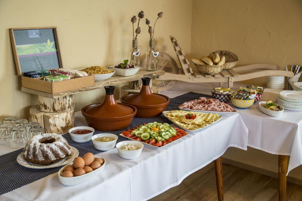 Hotel Sirákov Liptál Kültér fotó
